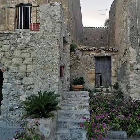 Casa Savoca Nel Borgo Di Condojanni